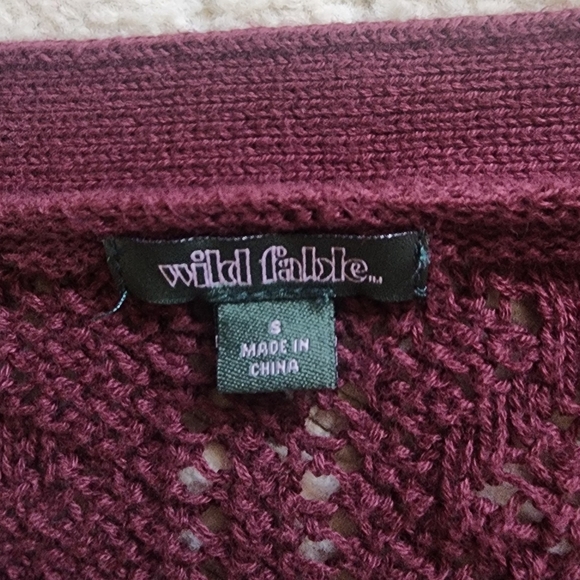 S Wild Fable Maroon Knit Crop Top with Number Design - Picture 7 of 12